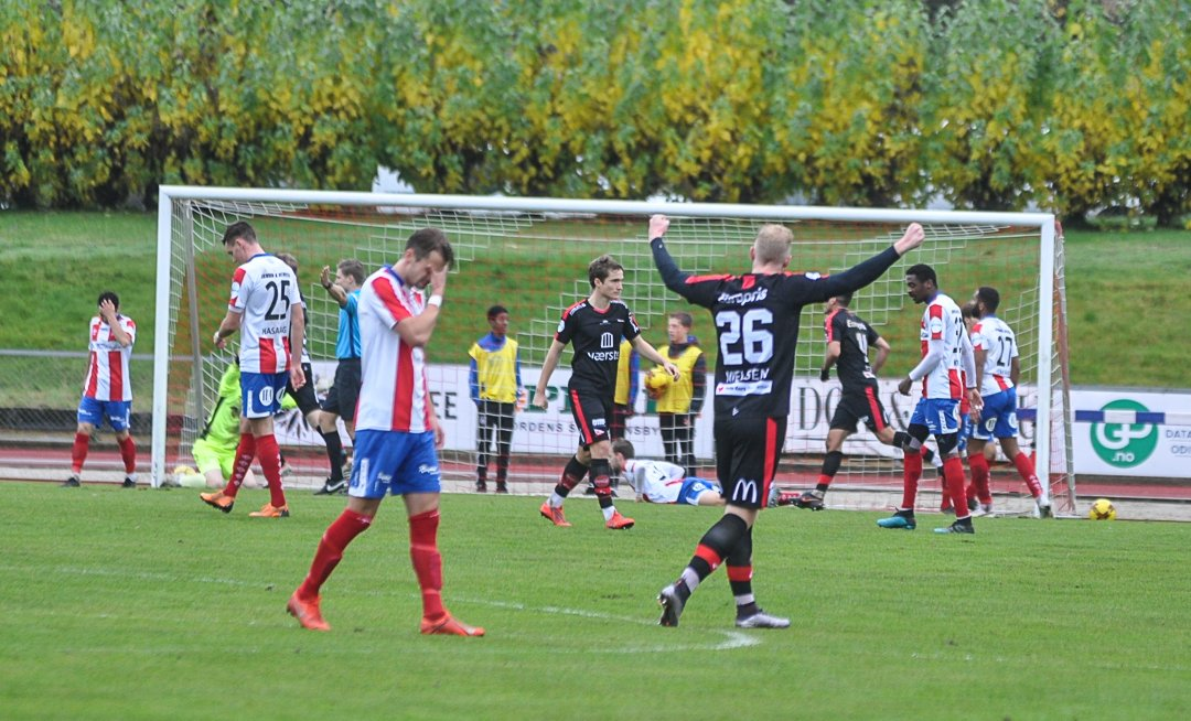 Håpet om 2. plassen er ute - Fredrikstad FK ble for sterke