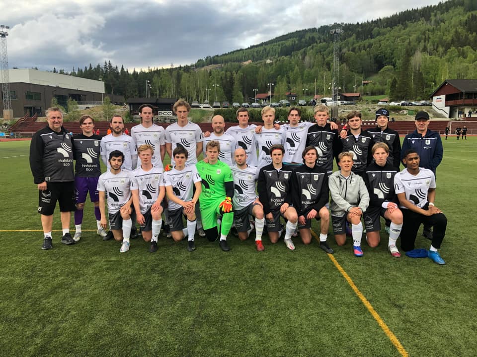 FORTJENT SEIER, MEN NERVEPRIRRENDE HJEMME MOT SANDE &nbsp;