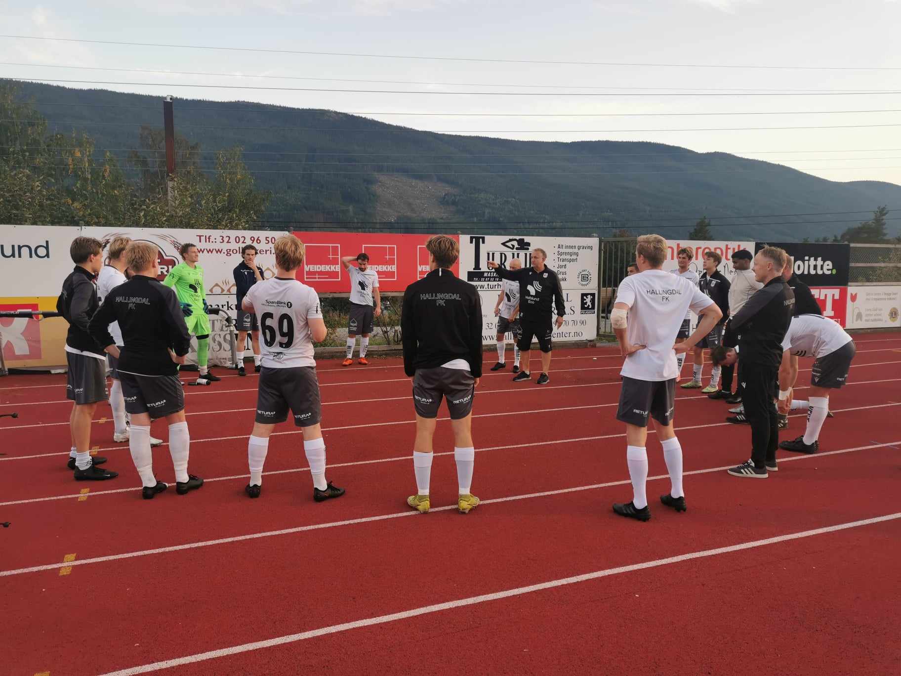 SEIRSFORMEN TIL HFK FORTSETTER – 9 PÅ RAD NÅ &nbsp;&nbsp;