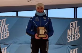 3 x gull til Markaneløparar i Holmenkollen!