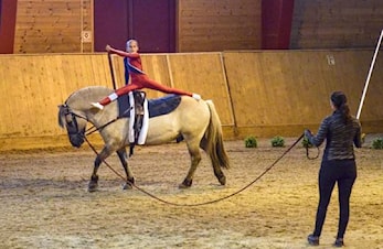 Linnea Aanonsen, Mathilde og Anniken Hatlevoll Gjennestad til Nordisk