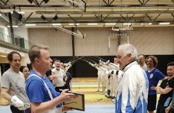 Knut W. Jorfald utnevnt til æresmedlem av Oslo Fekteklub