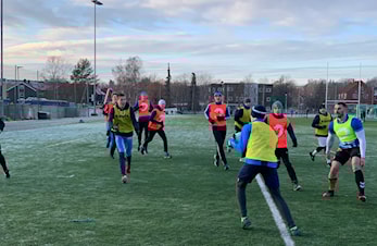 Håndballgutter på rugbybanen