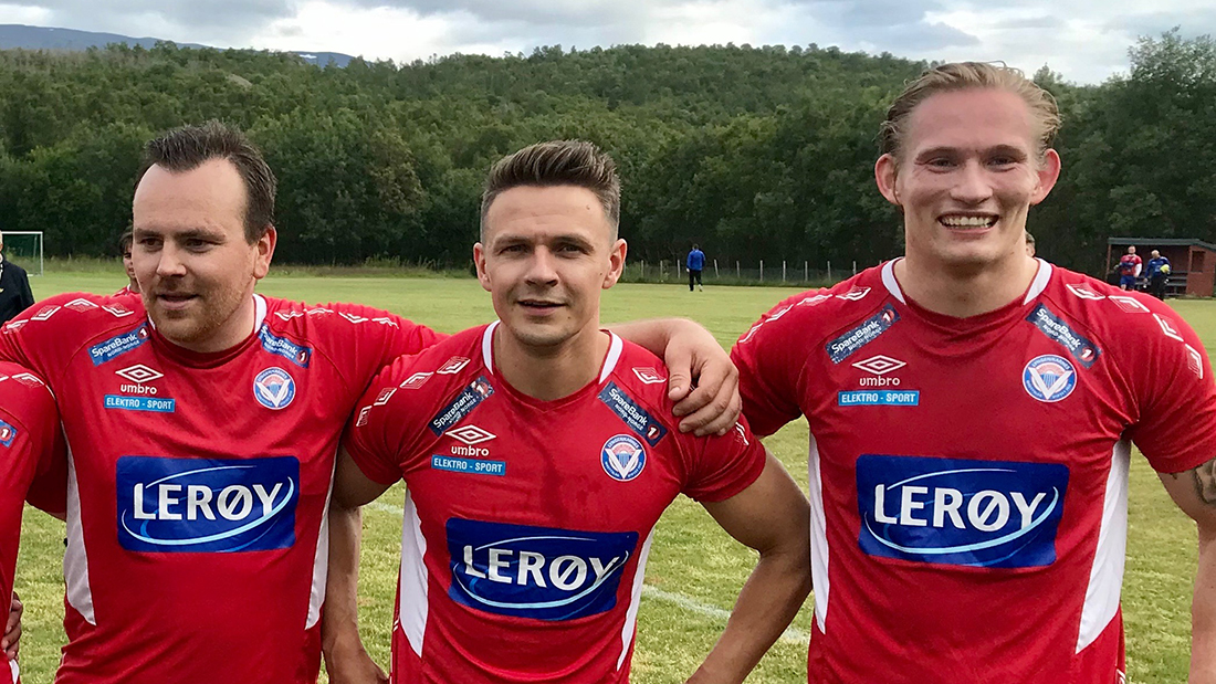 Endelig kontakt med lagene foran