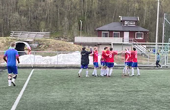 To nye av Johnsen og L/K klatrer videre