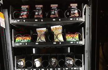 VI HAR FÅTT KAFFE OG KIOSK AUTOMAT I ASKERHALLEN.