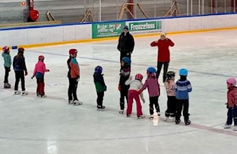 Mini-skøyteskolen i Romjula for barn fra 5 til 11 år! // Kr 100.-