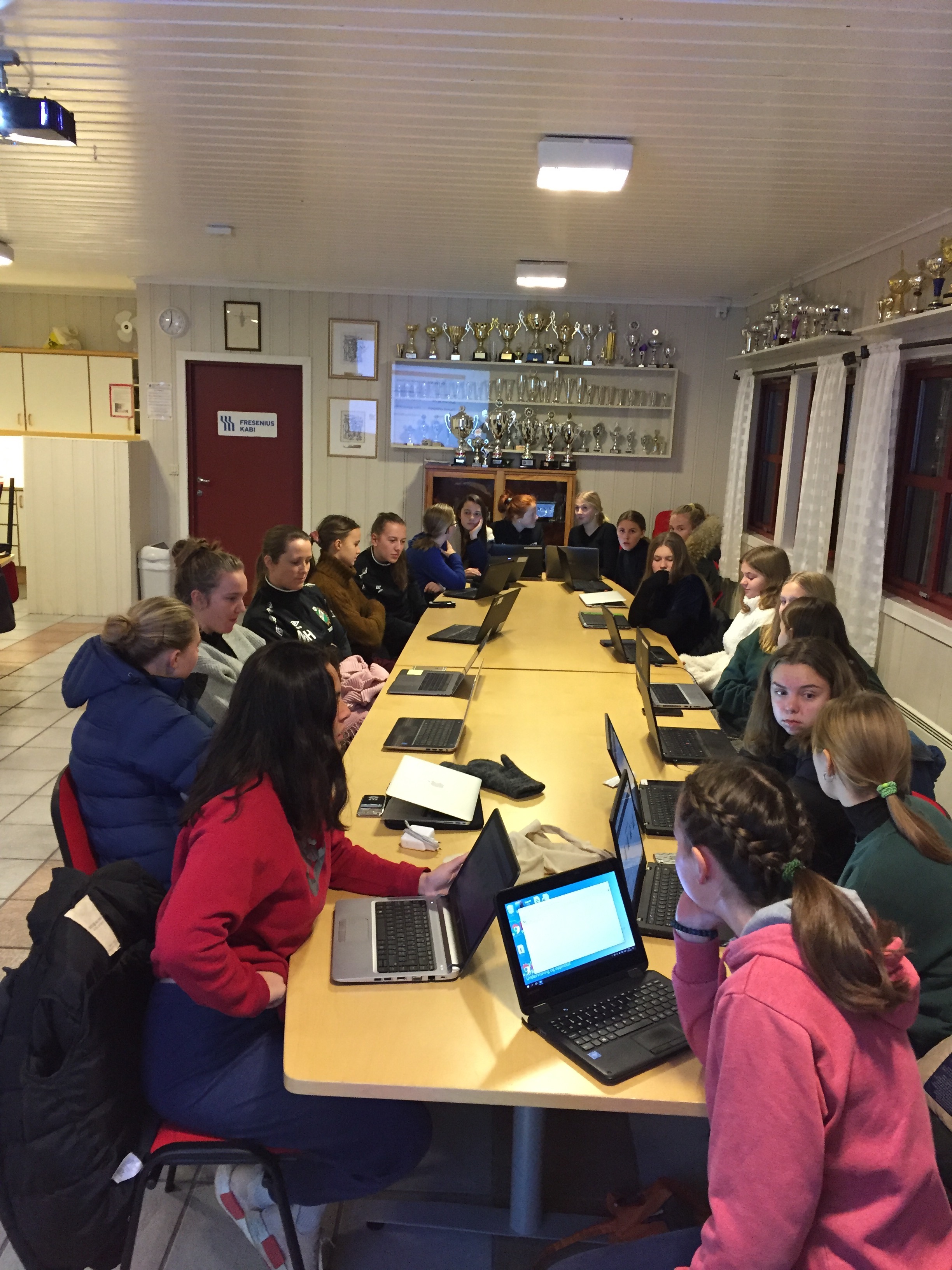 TTIF/Berg og Kvik J 15-17 på trenerkurs.