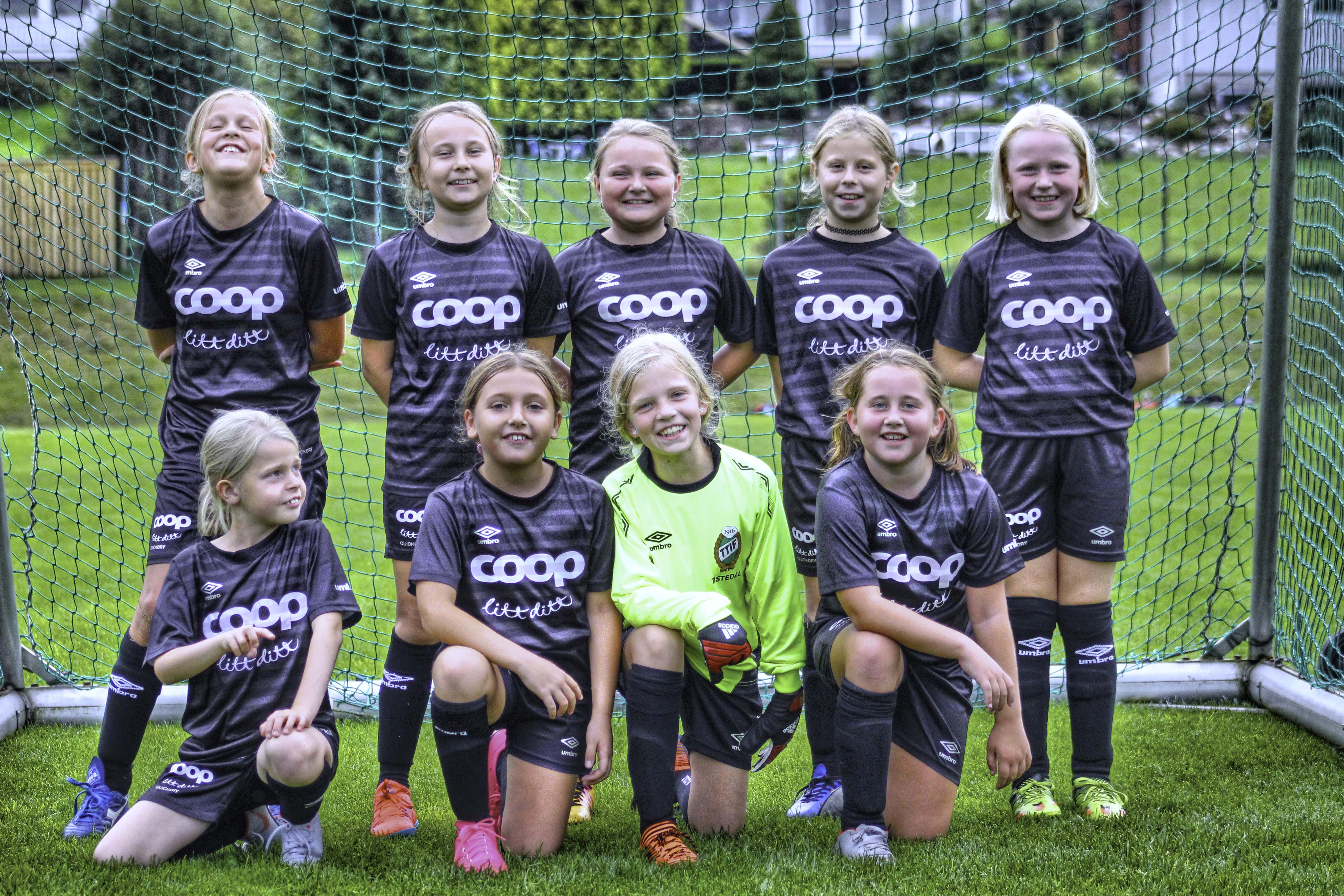 Jenter 09/10 med flott hjemmekamp!