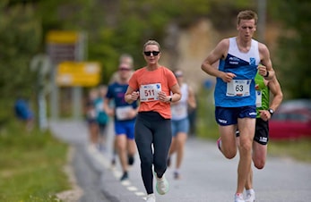 IMPONERENDE 3000-meter på 8.47,88. DUGSTAD SLÅR SIN EGEN KLUBBREKORD!