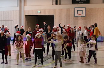 Turn-nissene skapte julestemning i Hof-Hallen!