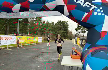 Ingvild Aurdal på 2. plass i Fredrikstad Maraton. 6 fra klubben deltok.
