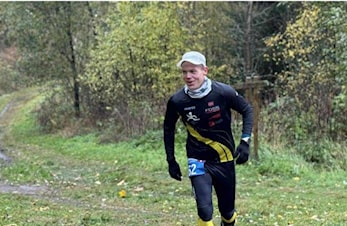 Henrik Bolgen løp 15 runder på Flisa Backyard i "storm" og regn
