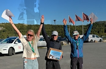 Sølvi Kristiansen på pallen i Bodøryggen 49 km fjelløp