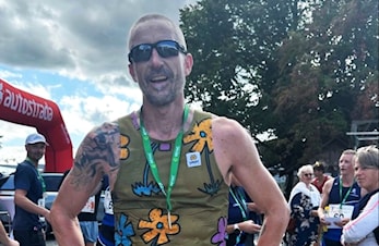 Peter Jensen på 2. plass i Vestfold Maraton, åtte sekunder fra seier