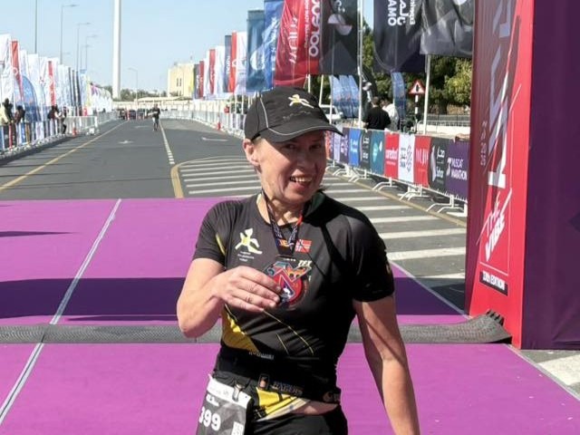 Ragnhild har løpt maraton i Oman, vant W60