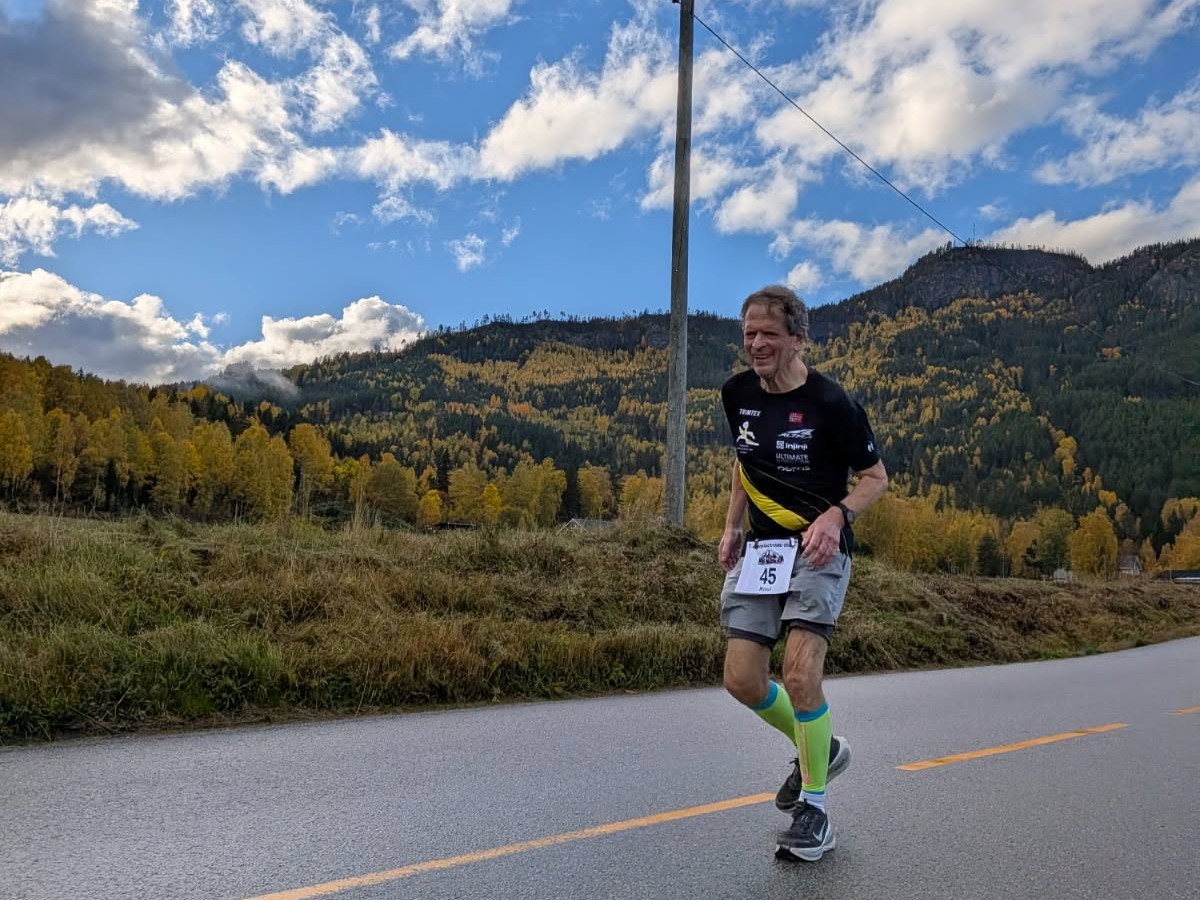 Knut Kronstad løp 10 runder i Nesbyen Backyard