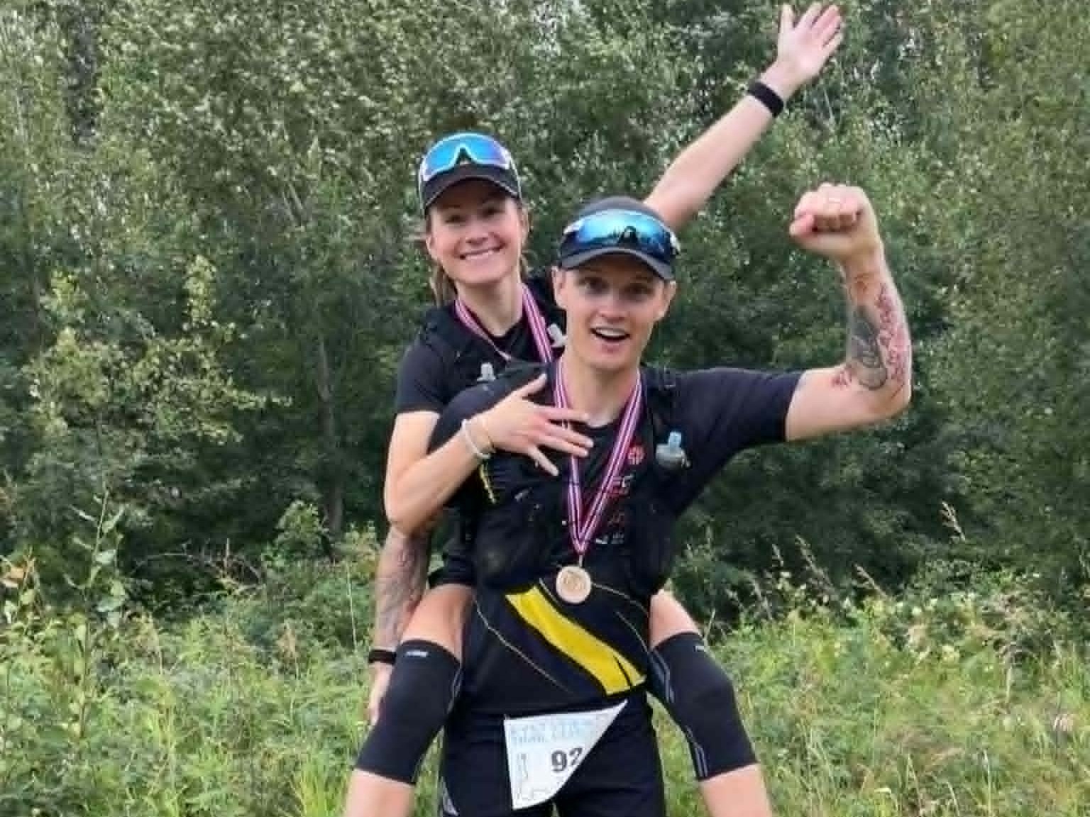 Martine og Tobias løp Kyststien Trail Ultra Larvik sammen med flere fra klubben
