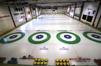 Curlingsesongen avsluttes og isen fjernes
