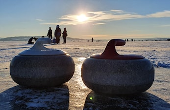 En herlig curlingdag på mjøsisen