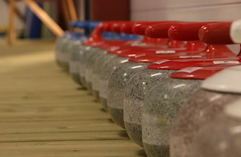 Vi parkerer steinene og skrur av anlegget - curlingsesongen er over