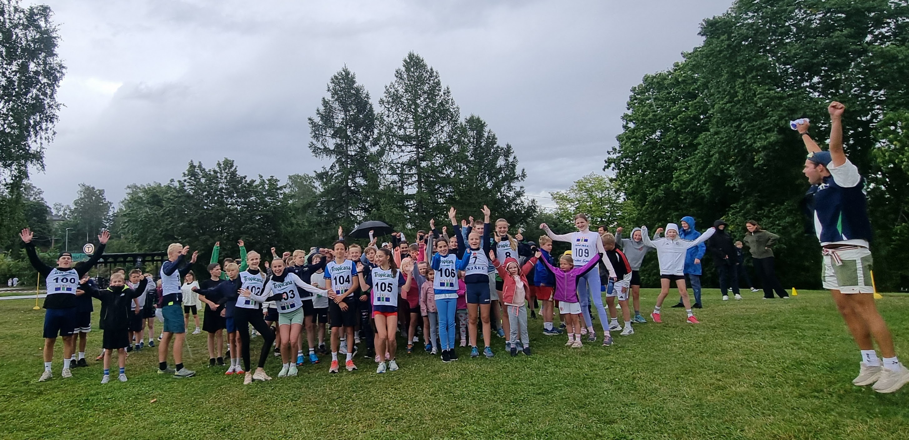 Image for Rungende startskudd i regnet