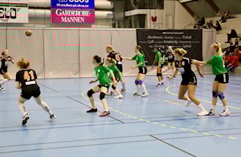 J2004 er i gang i grønt og sort