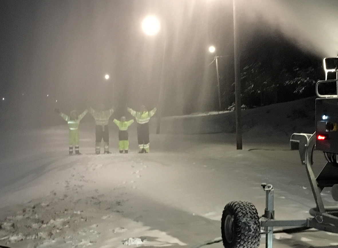Den første snøproduksjonen i Kvelde!