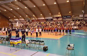 EM kvalifiseringskamper i volleyball i Kongstenhallen.