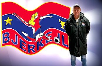 A lag damer; Trener’n er på plass