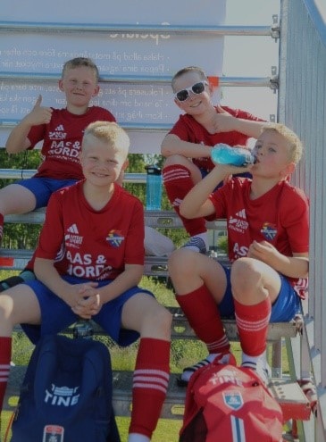Et bilde som inneholder person, klær, Sportsuniform, MenneskeansiktKI-generert innhold kan være feil., Bilde
