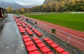 Fantastisk dugnadsjobb har sørget for sitteplasser på stadion