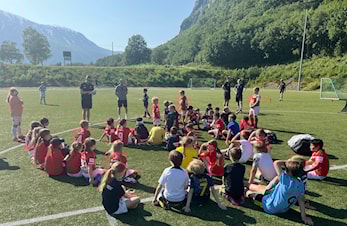 Takk til KBK for en fin kveld med fotballskole