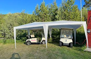 To golfbiler er nå tilgjengelig for utleie