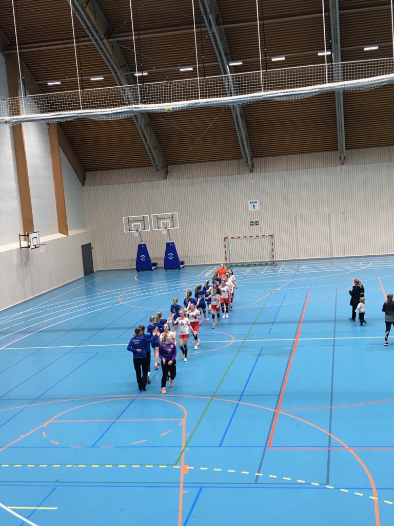 Komfortabel seier til P 14 i Ranahallen