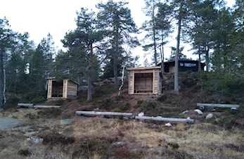 Gapahukene ved Lavvoen er ferdig.