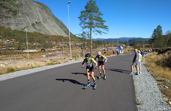En strålende høstdag i Brokke under KM på rulleski.