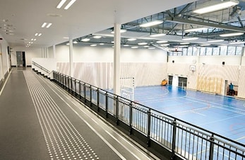 Oslo kommune forbyr innendørs fritidsaktiviteter og breddeidrett for ungdom mellom 13 og 19 år.