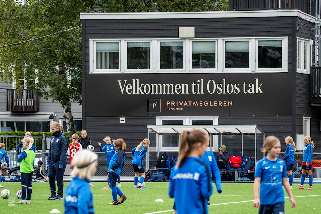 Stadig flere jenter spiller fotball i Kjelsås!