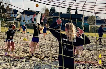 Kjelsås Beachhåndballskoler uke 25 og 26
