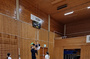 Spreke gymnaster på Aktivitetsdag i Laksevåghallen
