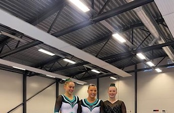 Medaljedryss for Juliane på FIG 1 konkurranse i Holmen.
