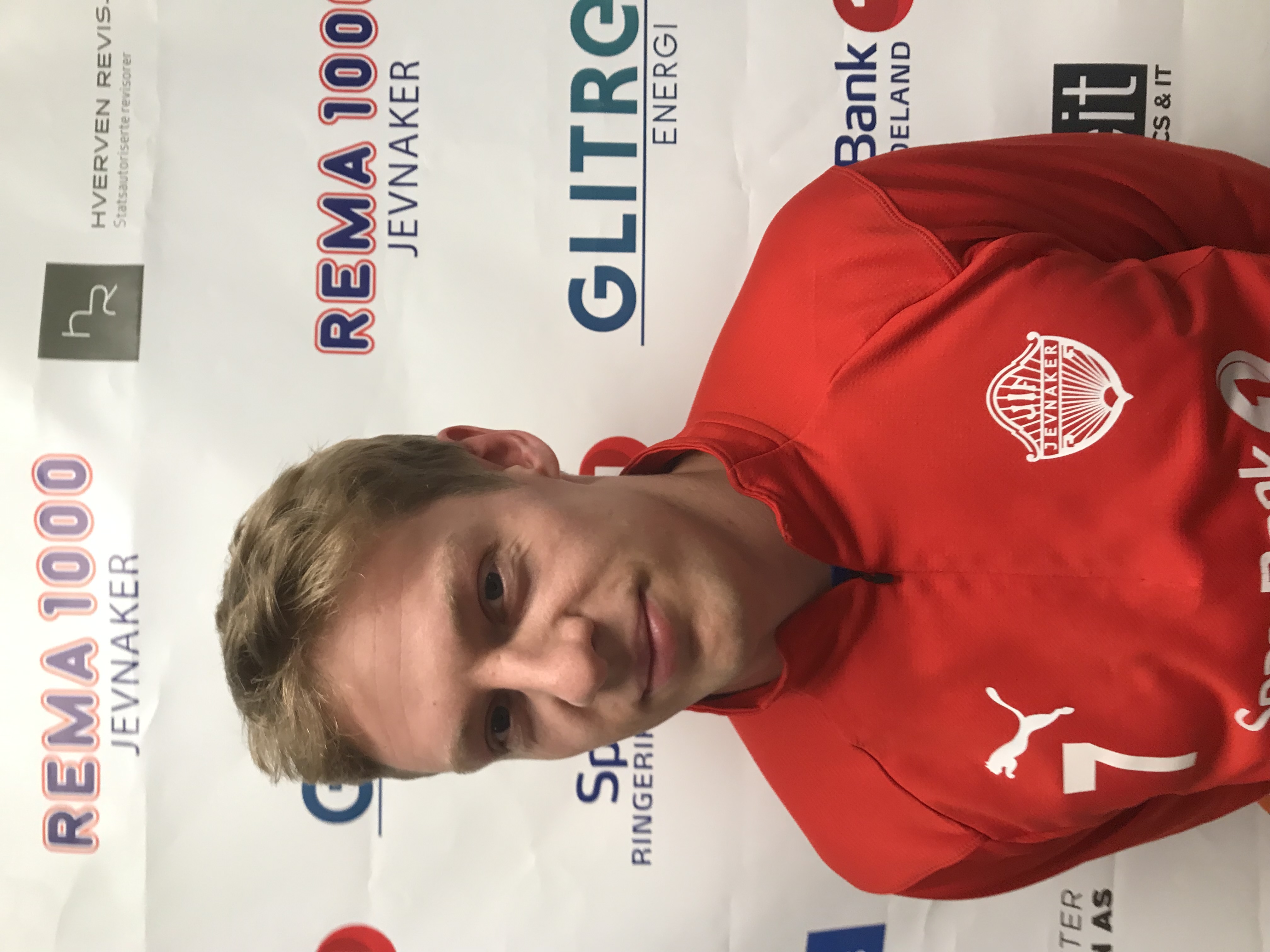Bendik Svendsbråten tegnet ny kontrakt med JIF