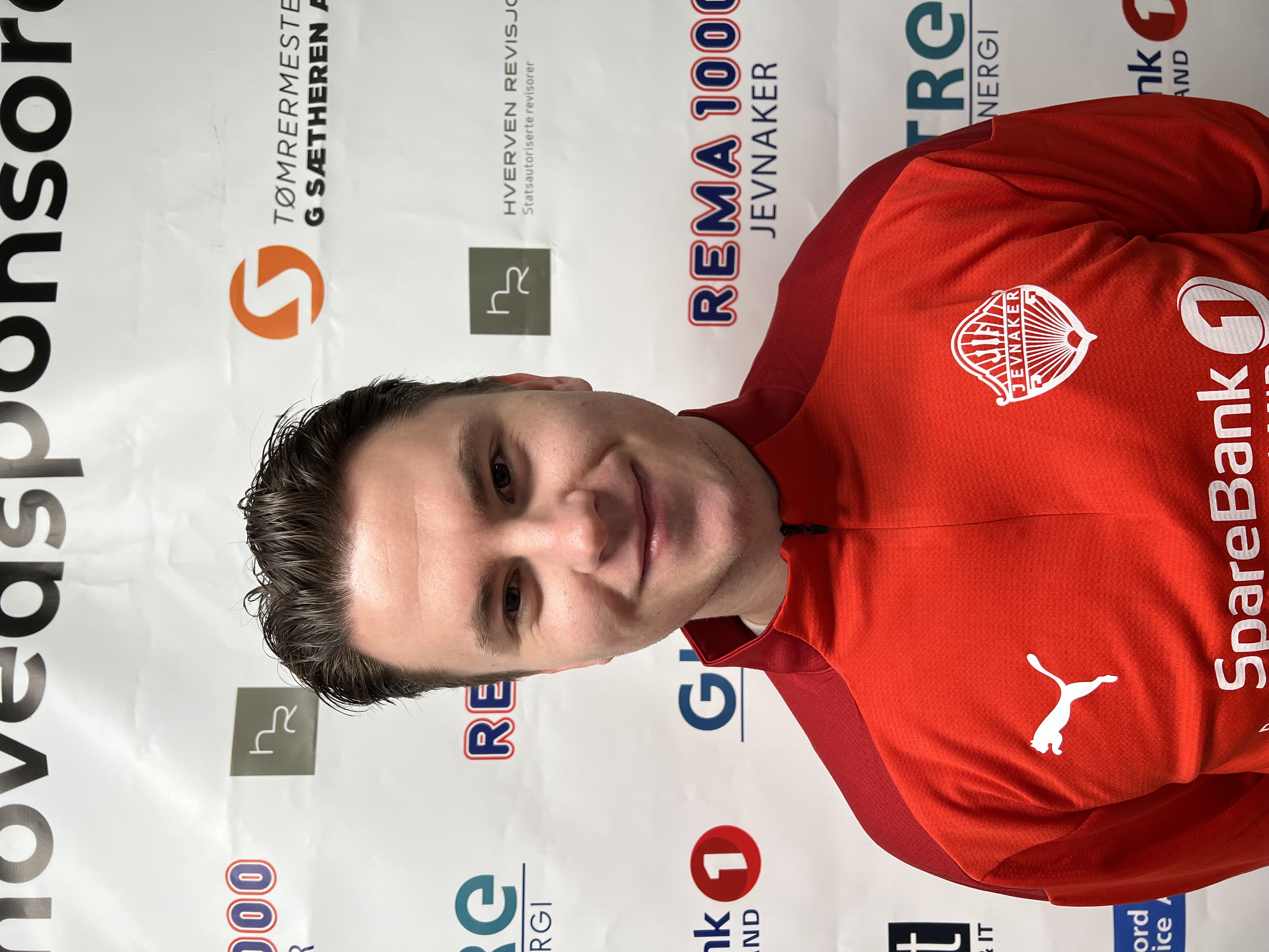 Adrian Axe Sallaup har signert for JIF A-lag