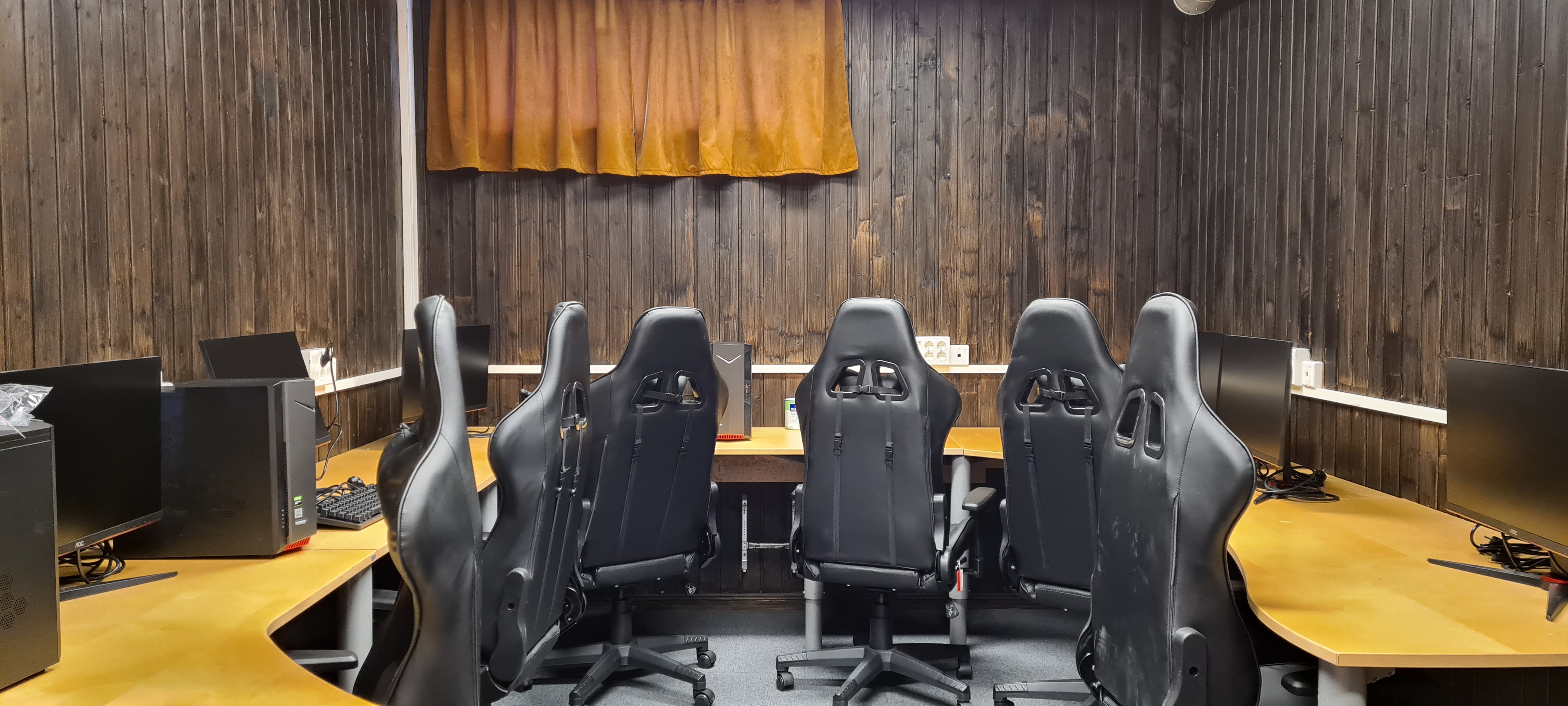 HUSK OPPSTART JIF E-SPORT TIRSDAG KL. 1800