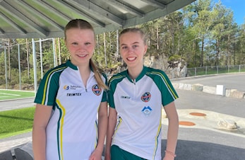 Sofie og Malin på o-samling på Emblem