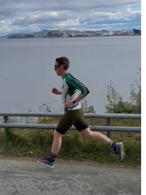 NTNUI TRISPRINTEN: FIN TRIATLON-INNSATS AV SIVERT