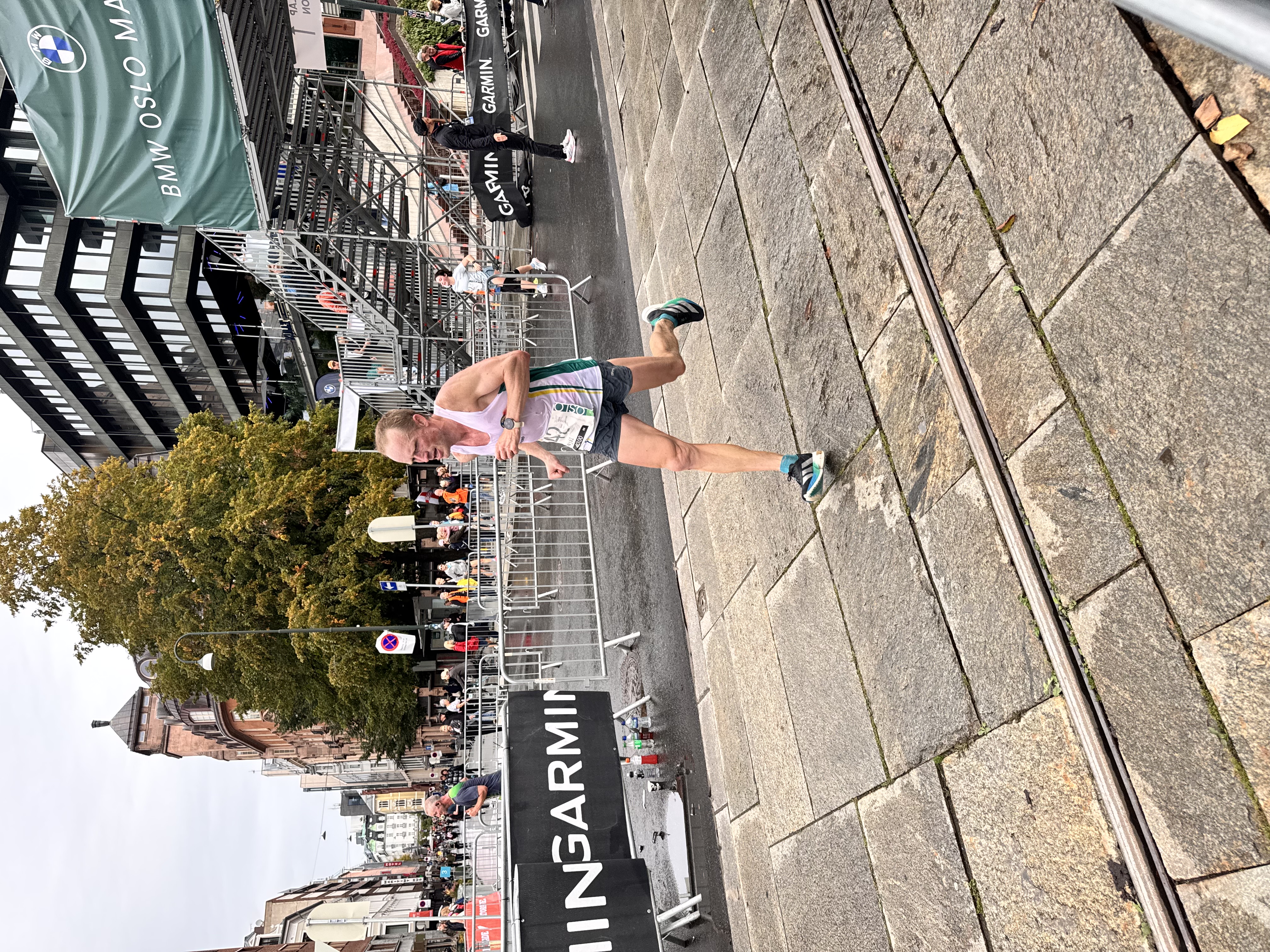 Njål i knallform – 9.03.8 på 3000m på Bislett