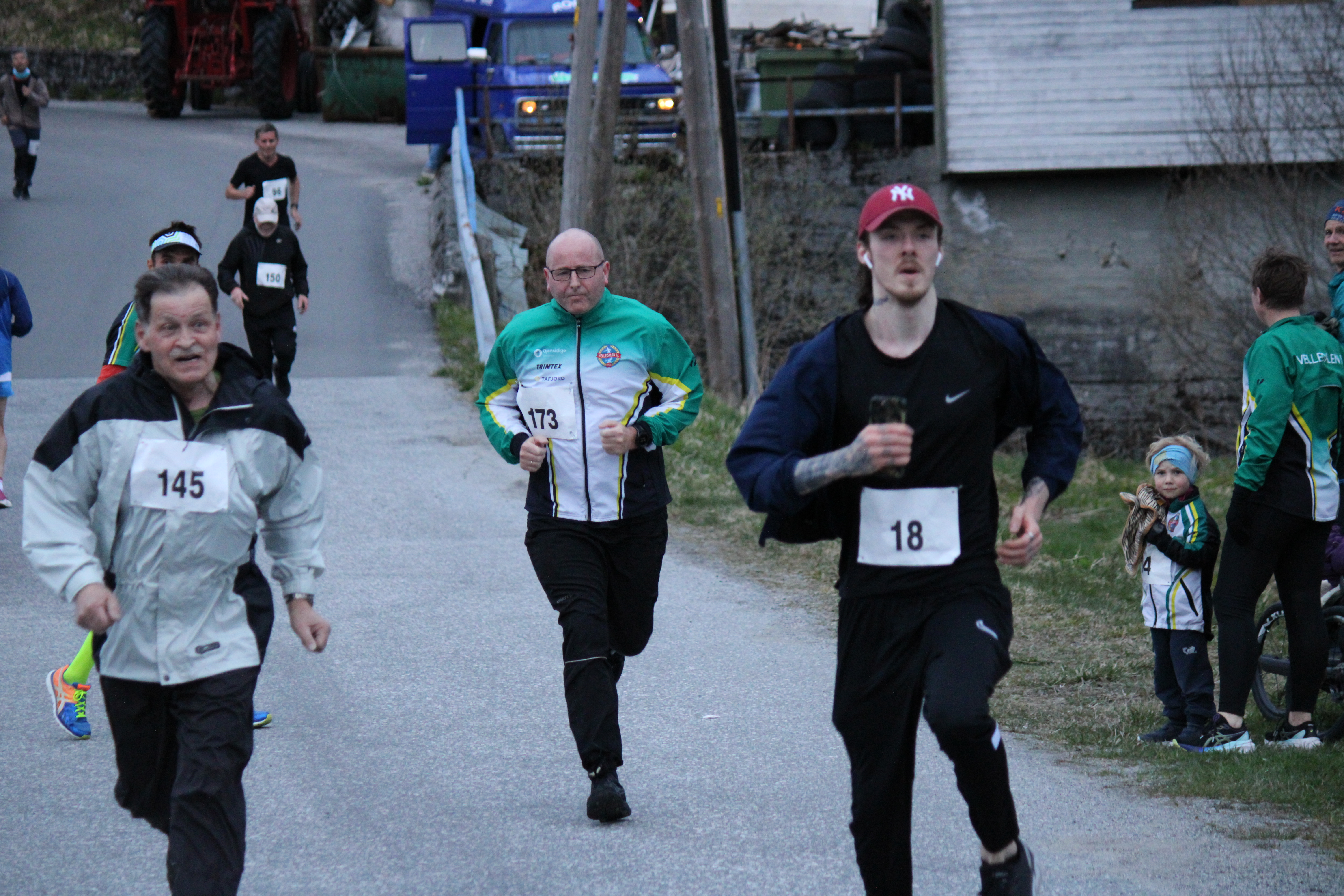 Mot folkefest i Velledalen 1.mai