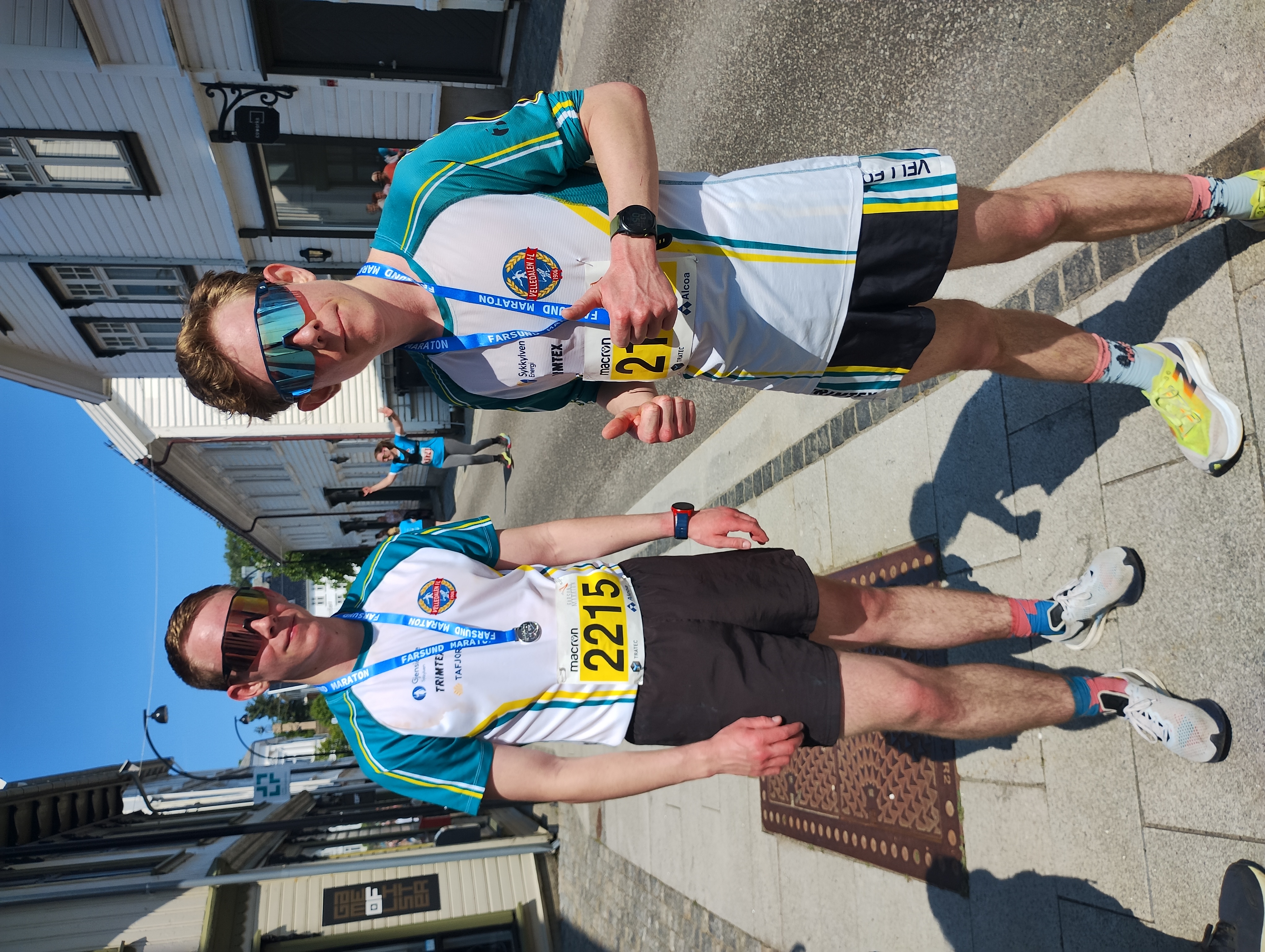 Farsund 30.mai: Gyls-tvillingane spring NM-halvmaraton
